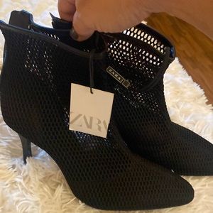 Black fish net Zara heeled boot
